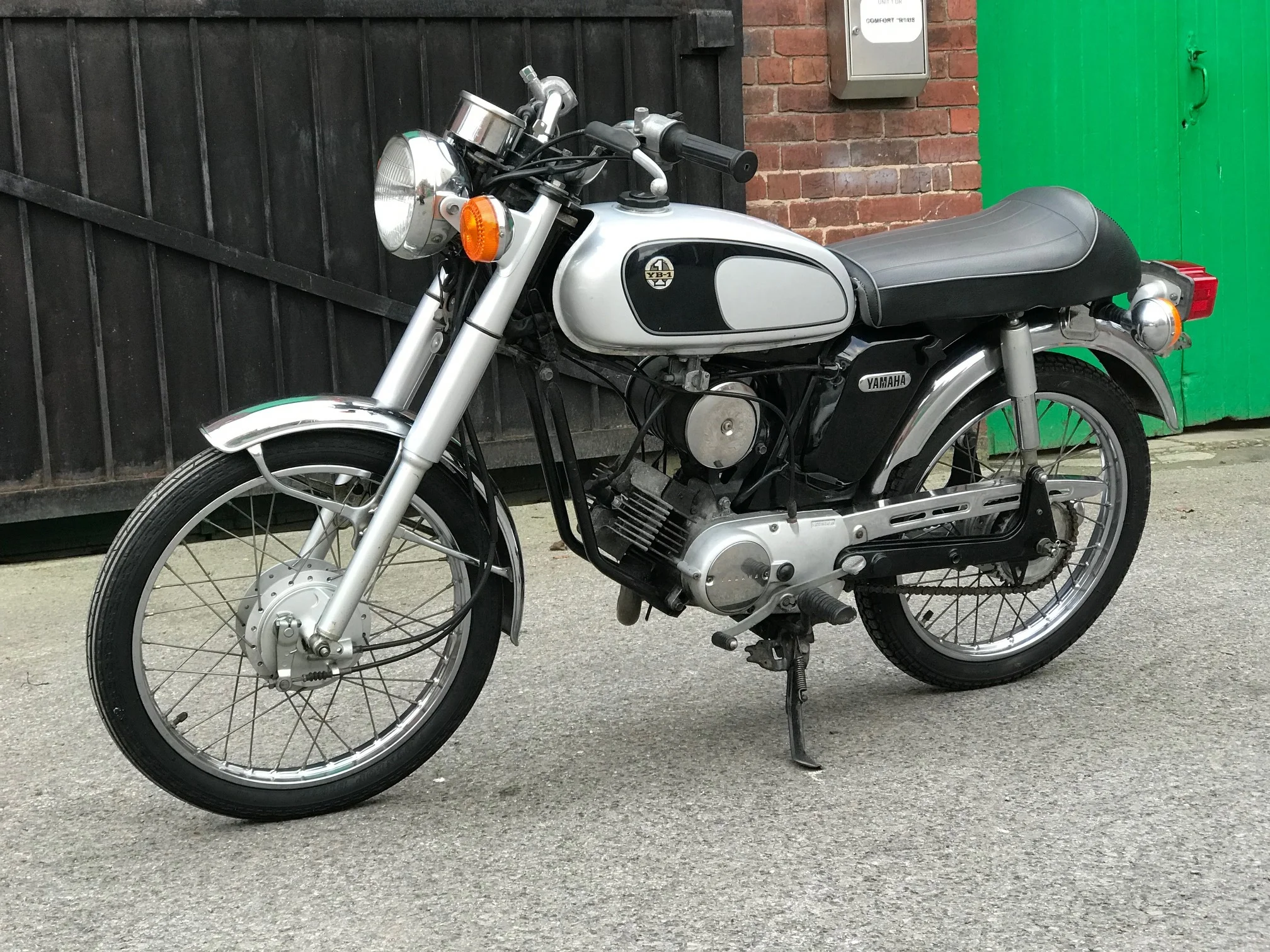 1998 Yamaha YB1-50 Ref: 4398 £1550. — Seven Seas Motors